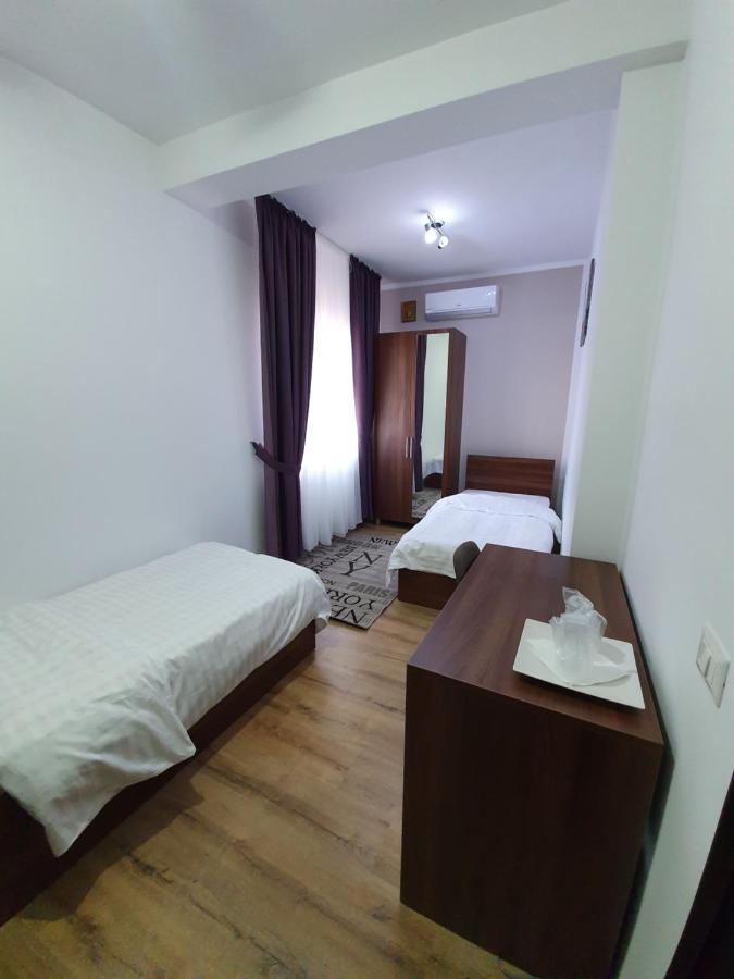 Vily Luxury Rooms Focşani Exteriör bild