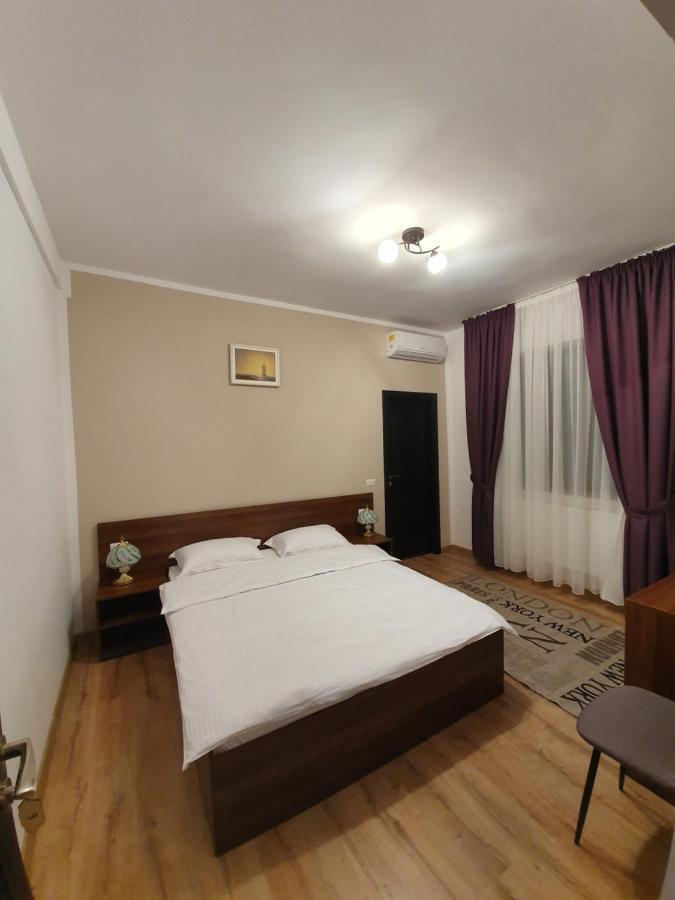 Vily Luxury Rooms Focşani Exteriör bild