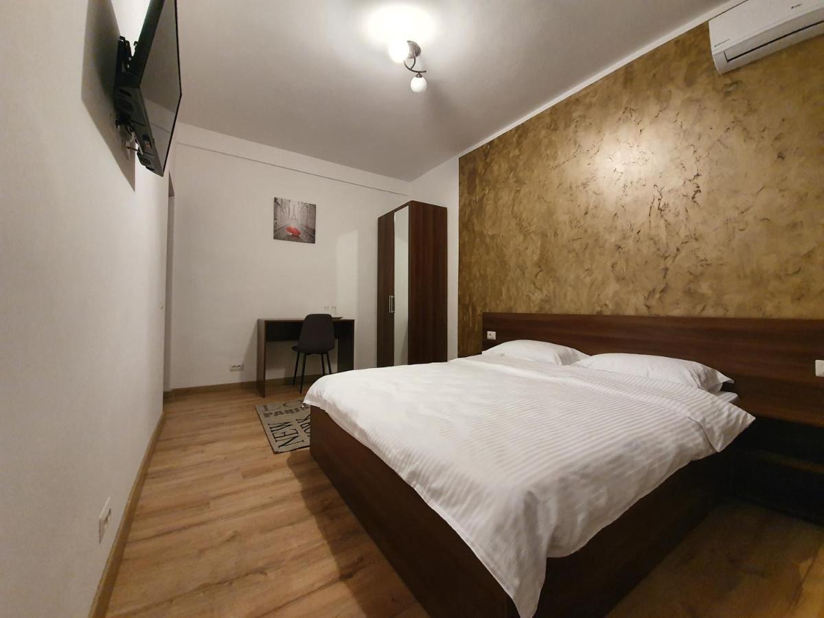 Vily Luxury Rooms Focşani Exteriör bild