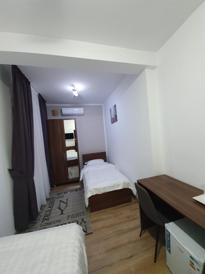 Vily Luxury Rooms Focşani Exteriör bild